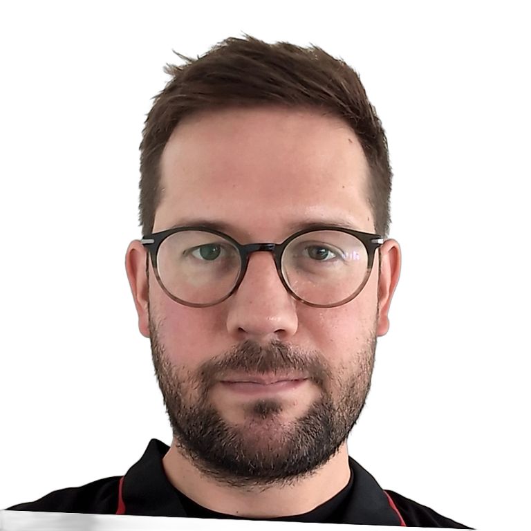Selfie of a man uploaded to HeadshotPro AI headshot generator